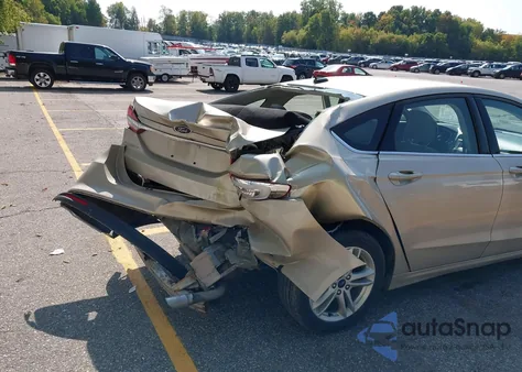 2018 Ford Fusion Hybrid S z USA, uszkodzony, nr VIN 3FA6P0UU6JR278833